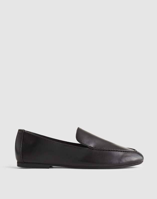 The Dolli Loafer in Glove Leather TRUE BLACK