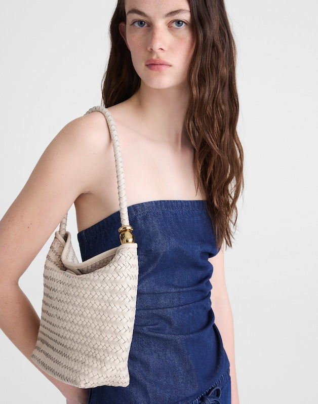 The Signature Woven Shoulder Bag VINTAGE MUSLIN