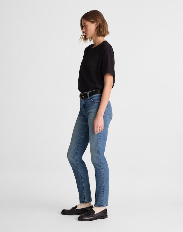 The Petite Jules Slim-Straight Jean CONCHO WASH