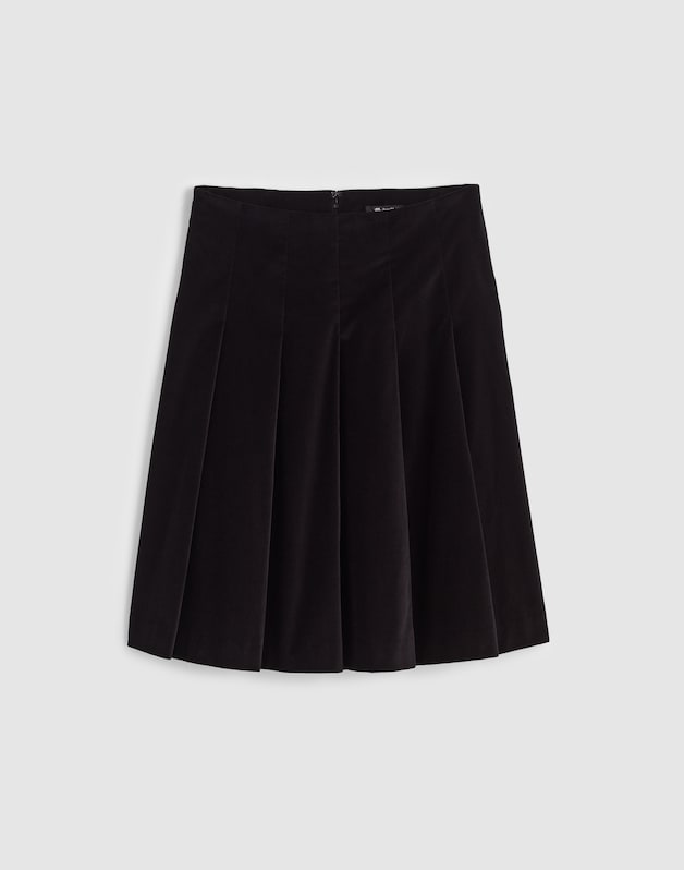 Pleated Midi Skirt in Velvet BLACK