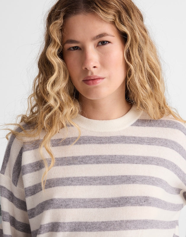 Rib-Stitch Crewneck Sweater in Cashmere IVORY AND HTHR GREY STRIPE