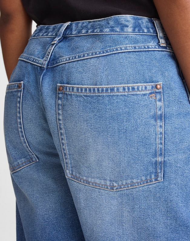 The Curvy Long Essex Short RETRO BRIGHT WASH