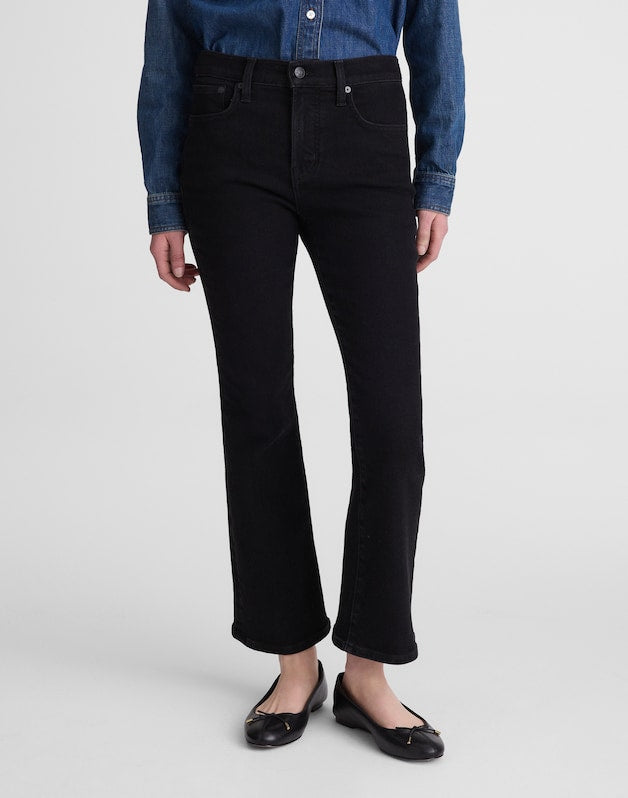 The Short Flare Crop Jean BLACK FROST