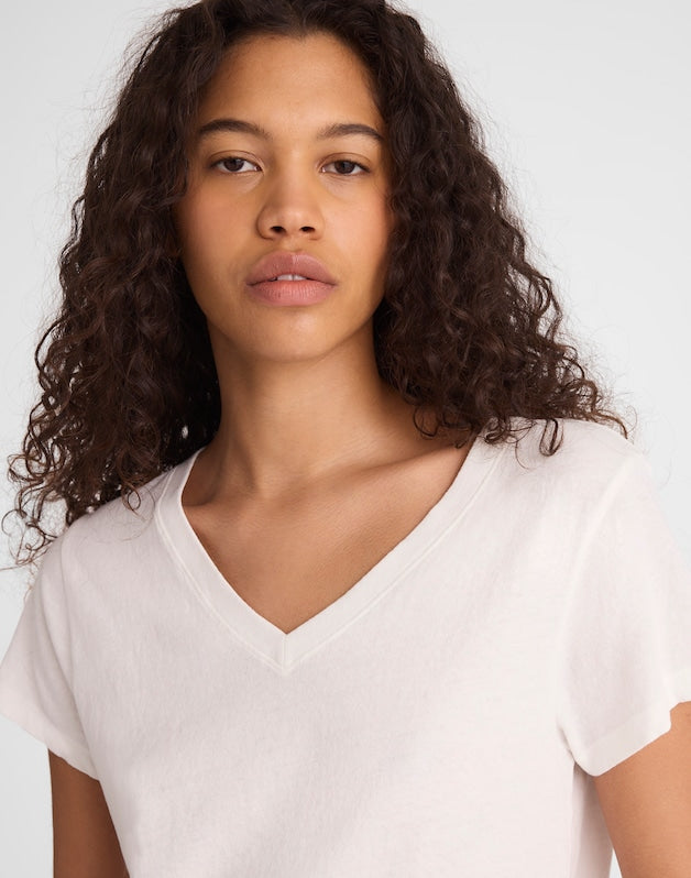 The Relaxed V-Neck Tee in Vintage Jersey WHITE