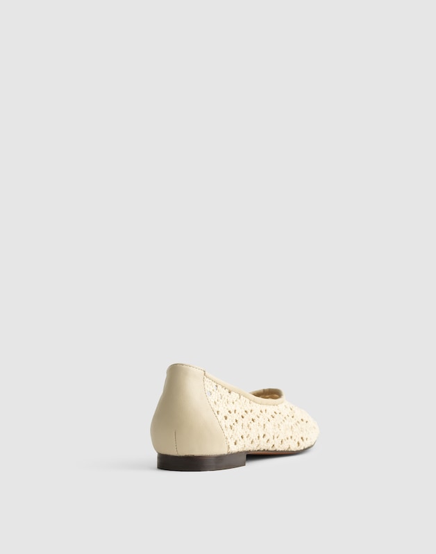 The Mylie Glove Flat in Crochet VINTAGE KHAKI