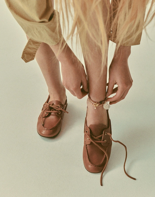 The Jamie Boat Shoe in Leather DAREST BROWN