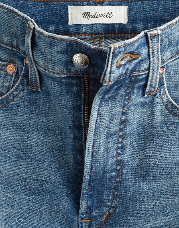 The Wide-Leg Crop Jean in Super Stretch Denim ONEIDA WASH
