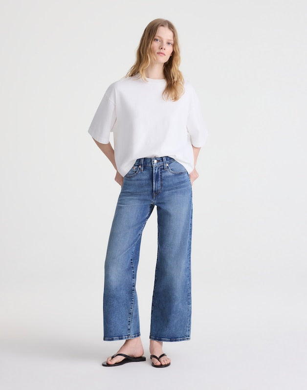 The Wide-Leg Crop Jean in Super Stretch Denim ONEIDA WASH