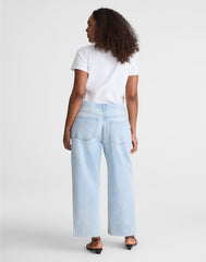 Short Curvy Low-Slung Baggy Crop Jeans in Foster Wash FOSTER WASH