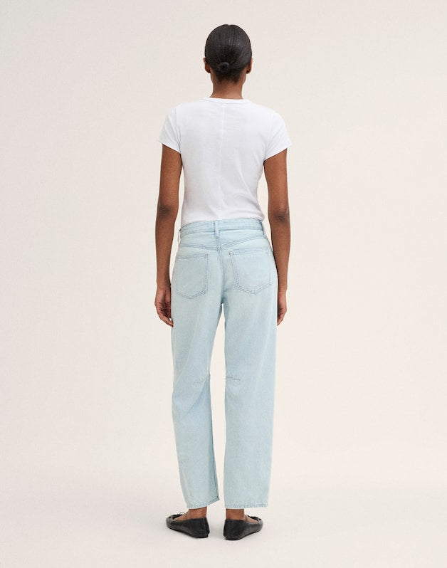 The Short Curvy Darted Barrel-Leg Jean in Airy Denim LAGUNA WASH