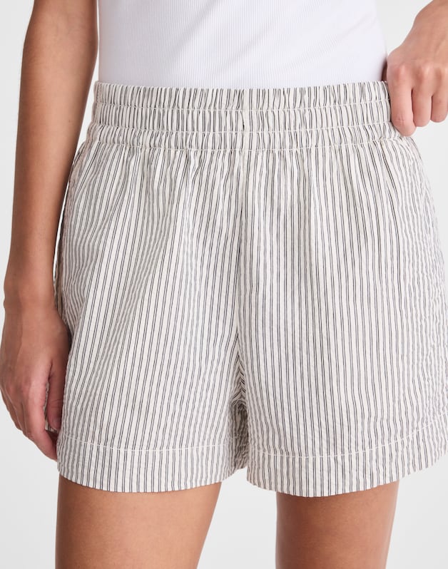 Pull-On Shorts in Seersucker BLACK VINTAGE IVORY YARNDYE