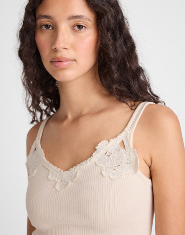Floral-Lace V-Neck Tank VINTAGE IVORY