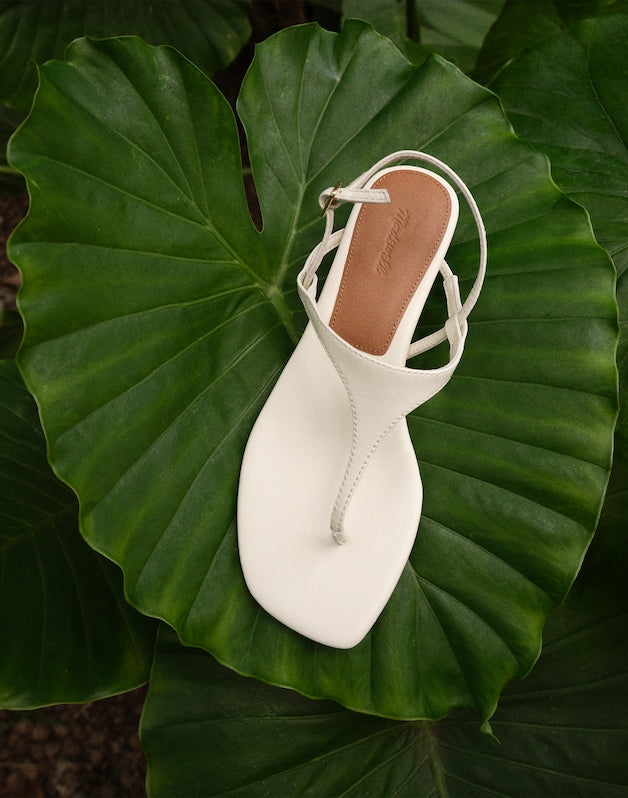 The Chiara Kitten Heel Slingback Sandal in Leather VINTAGE MUSLIN